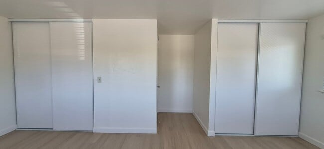 Building Photo - 5023 Oakbrook Cir