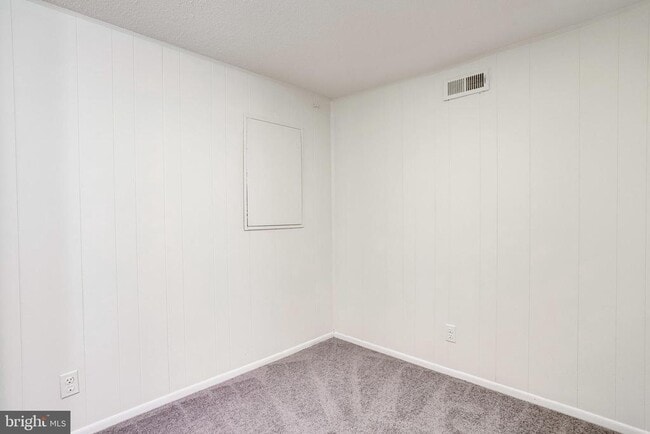 Building Photo - 2822 S Buchanan St