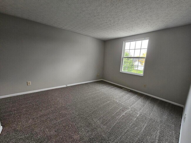 Building Photo - 5622 Blandon