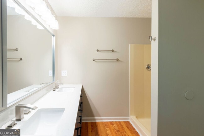 Building Photo - 2506 Venture Cir
