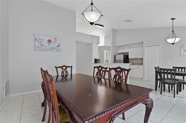 Building Photo - 1714 Snaresbrook Way