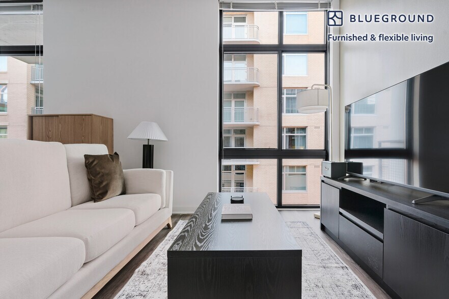 Building Photo - 4918 St Elmo Ave