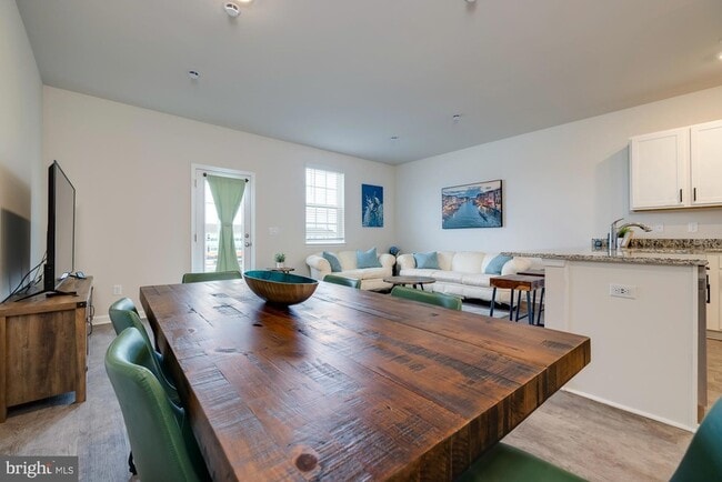 Building Photo - 262 Allison Dr