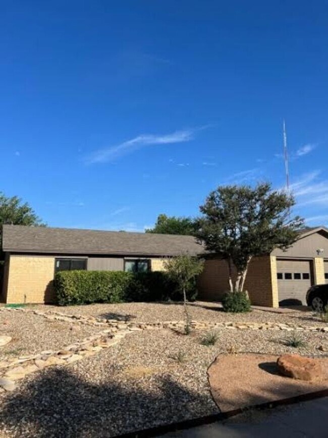 Building Photo - Available August 8th: Beautifully Updated ...