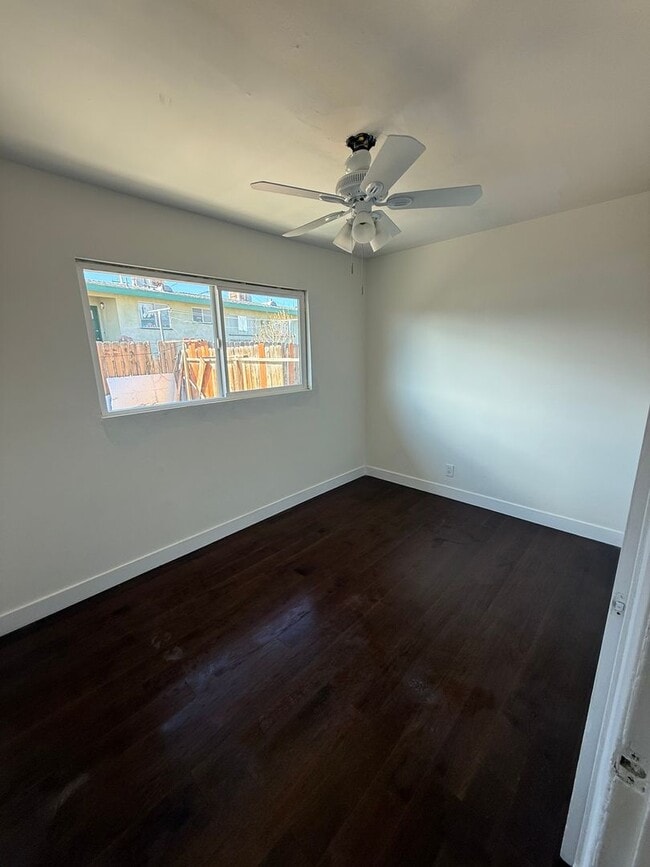 Building Photo - Beautifully Refurbished 2 Bedroom, 1 Bath Apartment