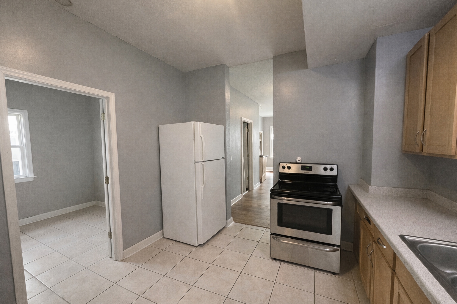 Building Photo - 1709 N Astor St