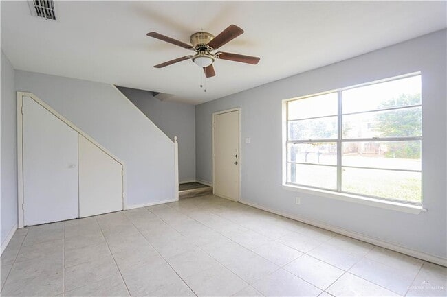 Building Photo - 720 E Sugarcane Dr