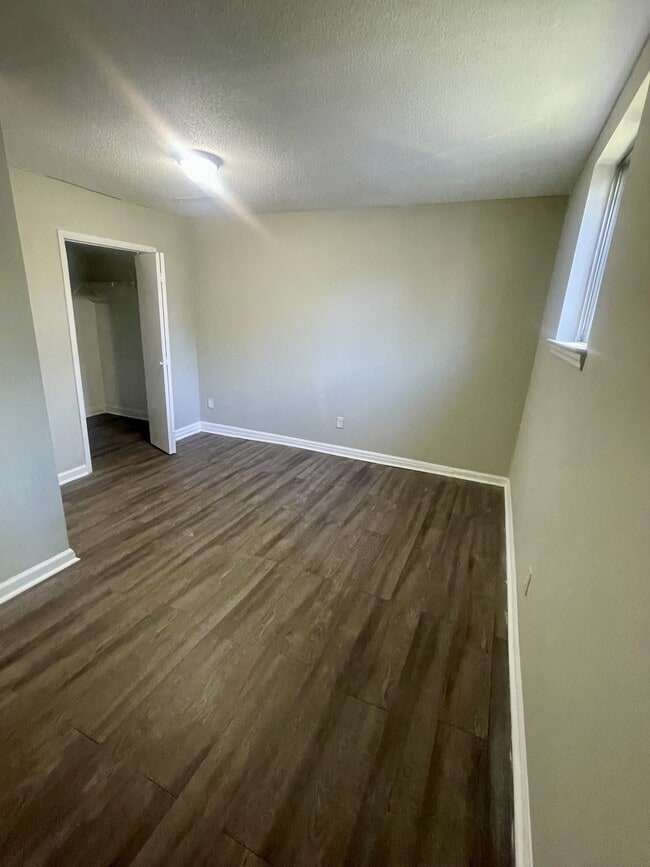 Building Photo - 1210 Sheridan Ave