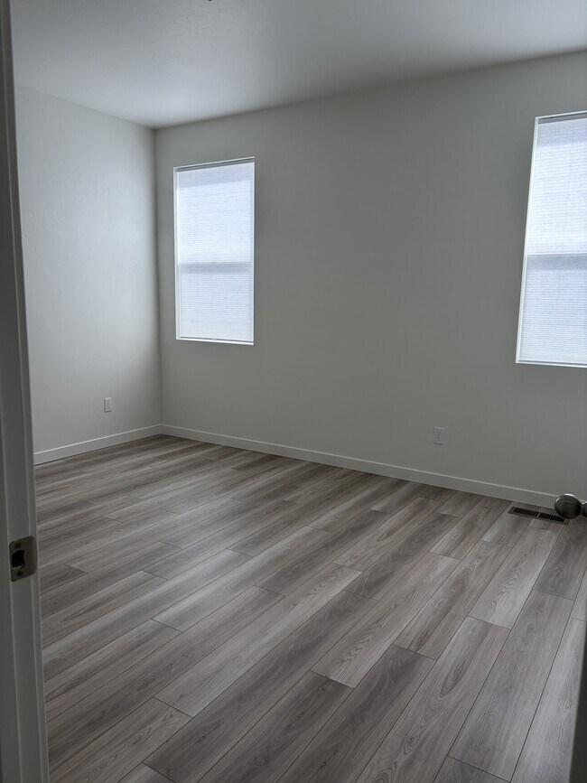 Building Photo - 7857 E Myrtle Bch Dr