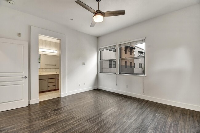 Building Photo - 1107 66th St