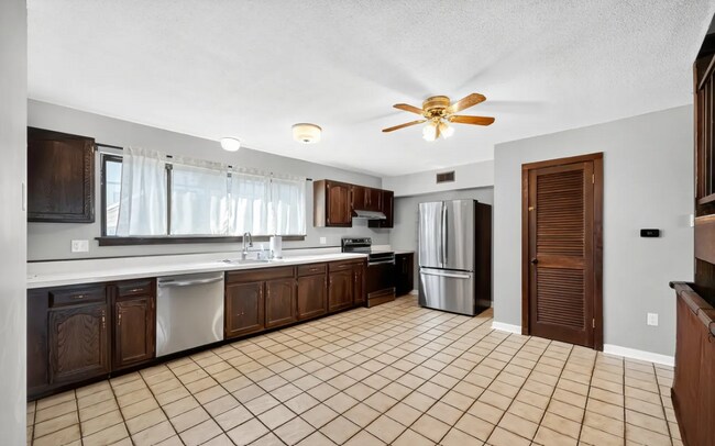 Building Photo - 21 Pebblestone Cir