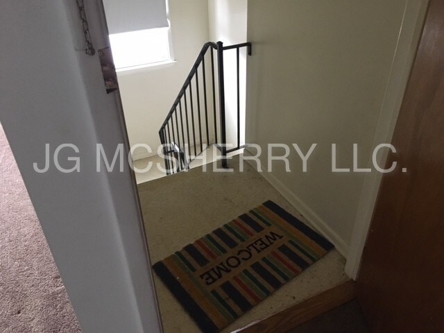 Building Photo - Two Bedroom Duplex in Bustleton
