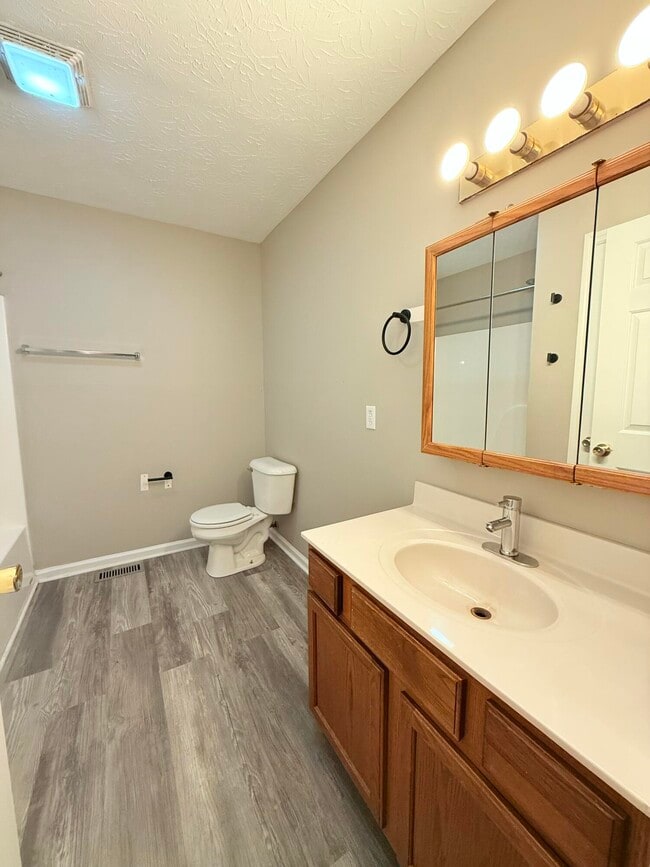 Building Photo - 1118 Richmond Green Dr