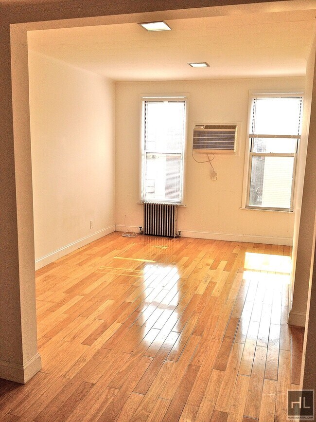 Building Photo - DIAMOND STREET