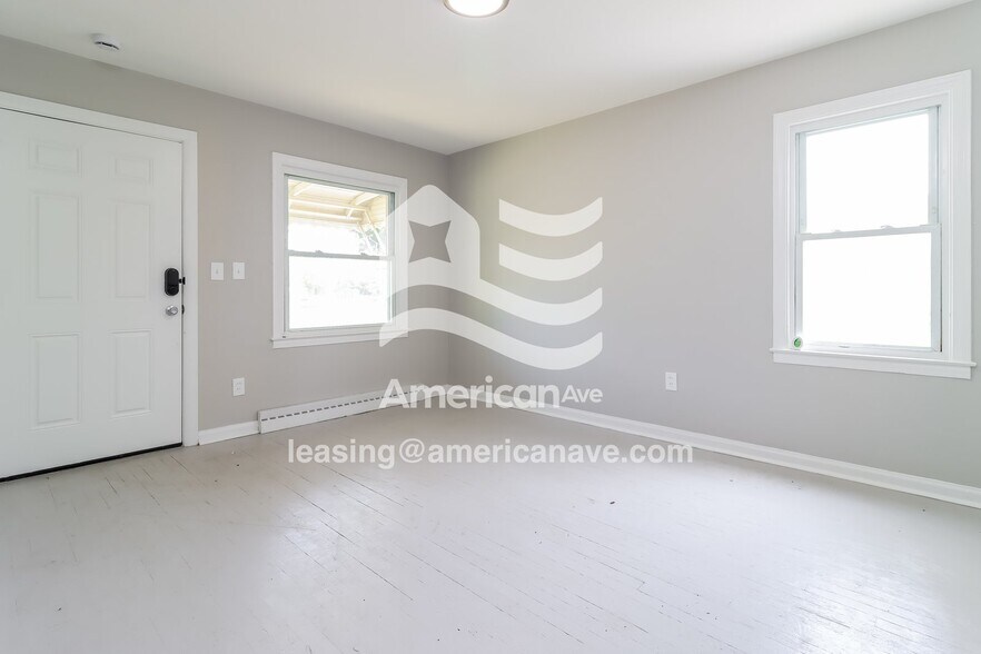 Building Photo - 465 Montana Ave