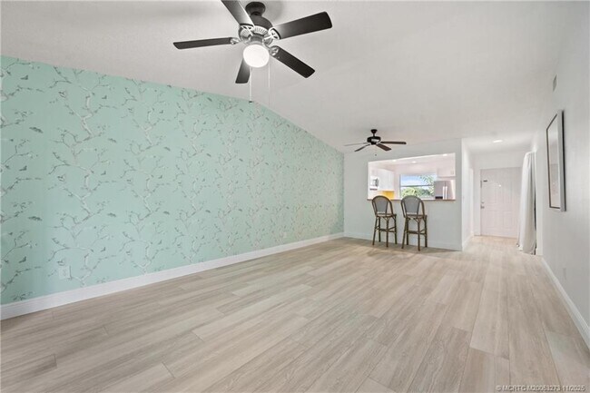 Building Photo - 1210 SE Parkview Pl