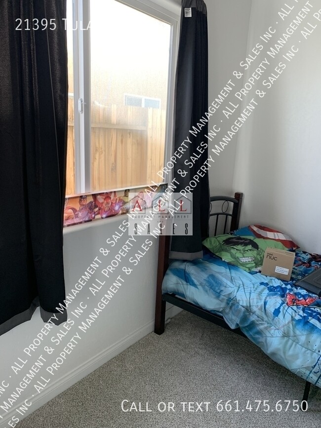 Building Photo - 21395 Tulare St