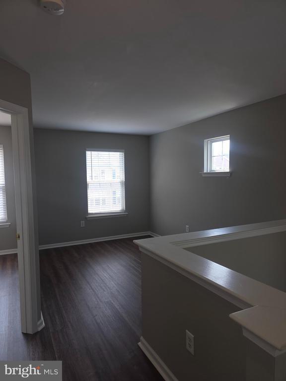 Building Photo - 31 Carrick Ln
