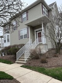 Building Photo - 27 Briar Ln