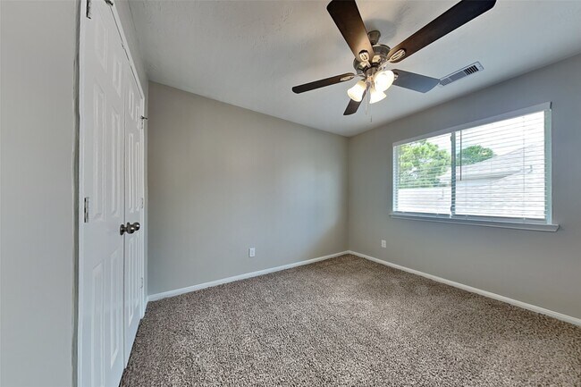 Building Photo - 17003 Fairway Glen Ln
