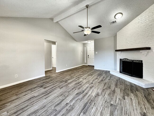 Building Photo - 3 br, 2 bath House - 1911 Bogatto St