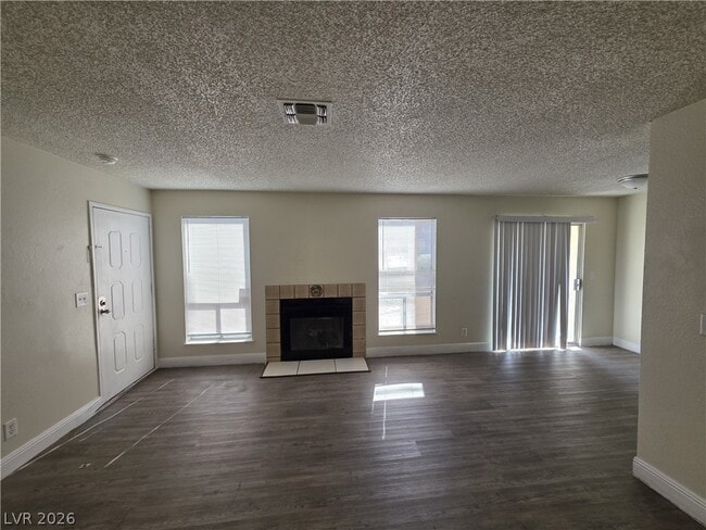 Building Photo - 4941 Newport Cove Dr