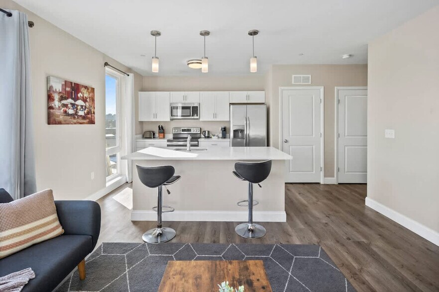 Building Photo - 140 Pearl St