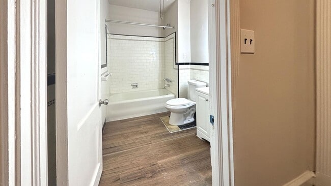 Building Photo - Charming 2-BR Home with Vintage Character in Upper Darby