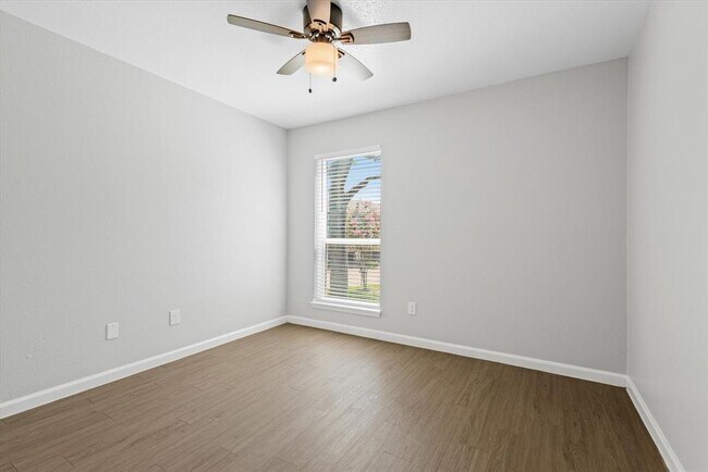 Building Photo - 18511 Egret Bay Blvd