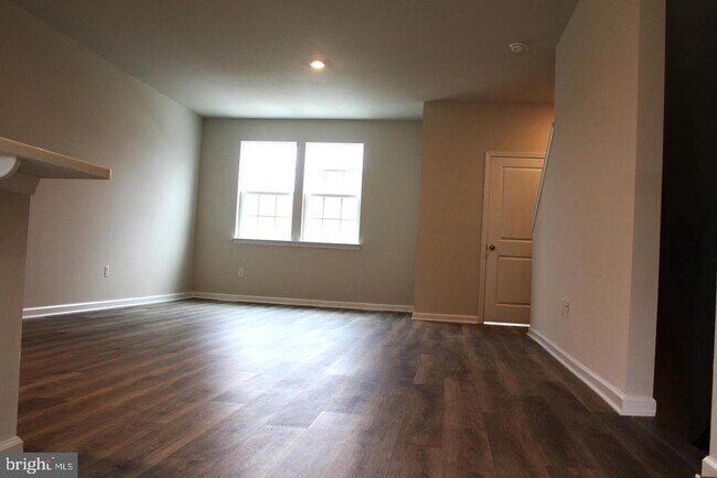 Building Photo - 102 Jonagold Dr