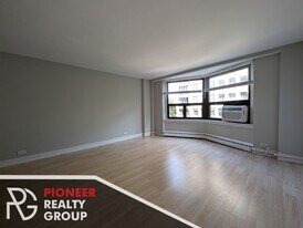 Building Photo - 433 W Wellington Ave