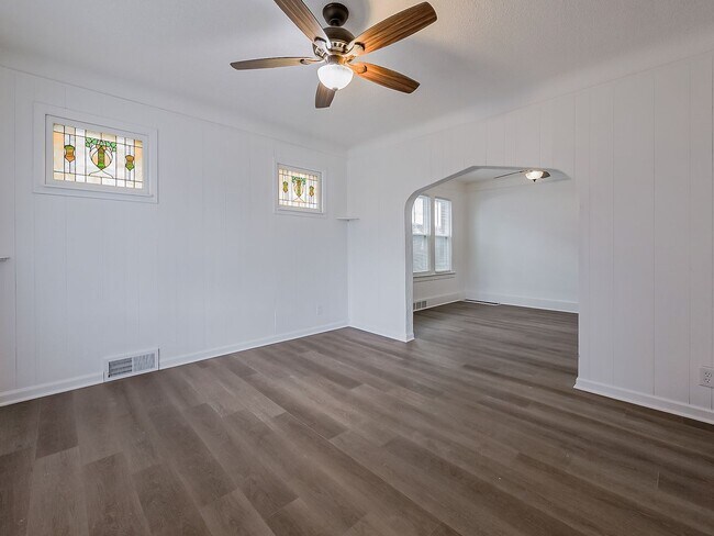 Building Photo - AVAILABLE NOW! SECTION 8 APPROVED! Charming 3-Bedroom Home in Warren!