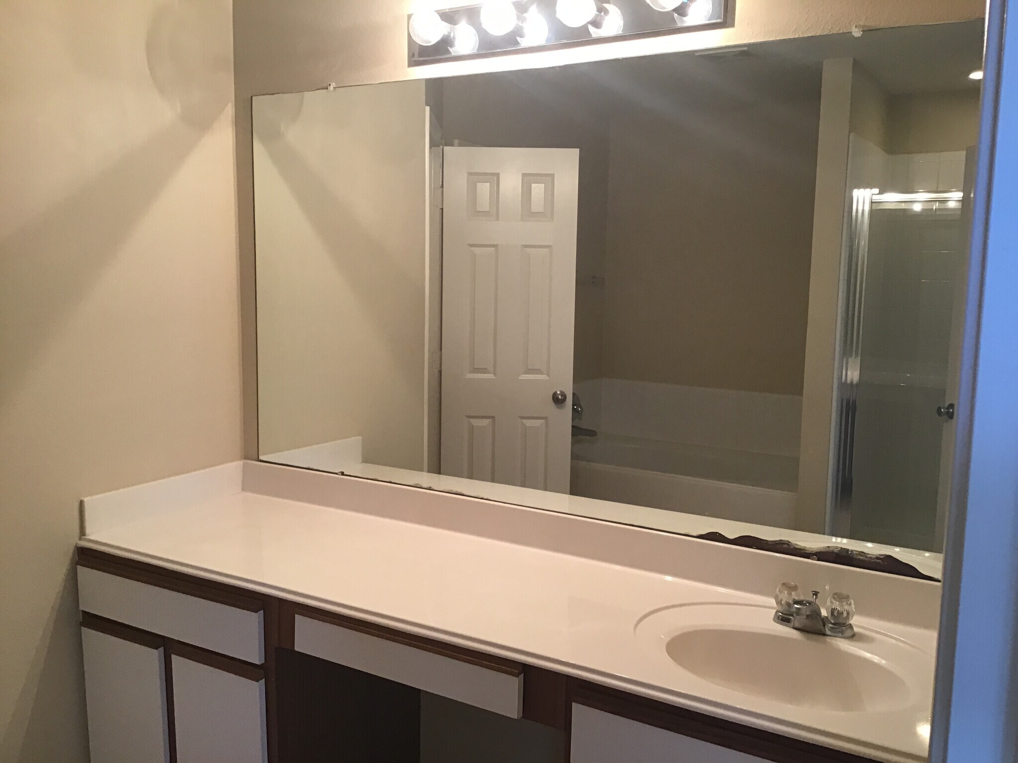 Building Photo - 5602 Darby Square Trl