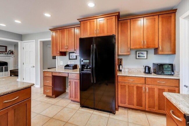 Building Photo - 21301 N Woodland Ave