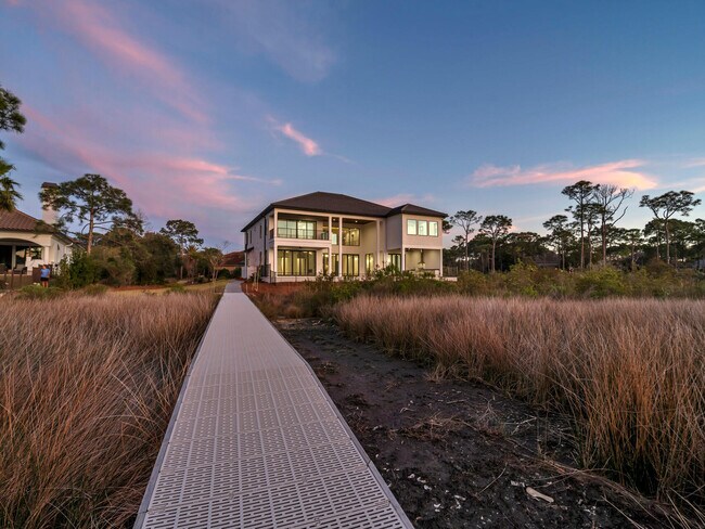 Building Photo - 330 Kelly Plantation Dr