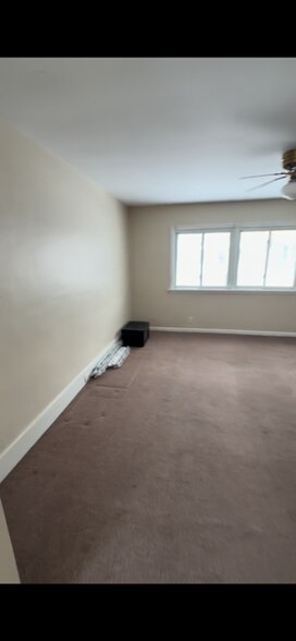 Building Photo - 449 Willett St