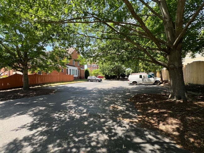 Building Photo - Beautiful Port Warwick Townhome.