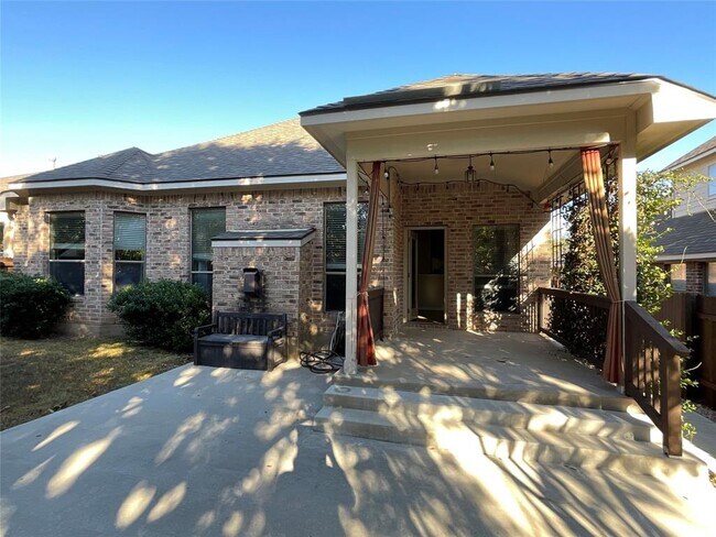 Building Photo - 303 Steer Acres Ct