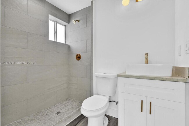 Building Photo - 584 NW 35th St