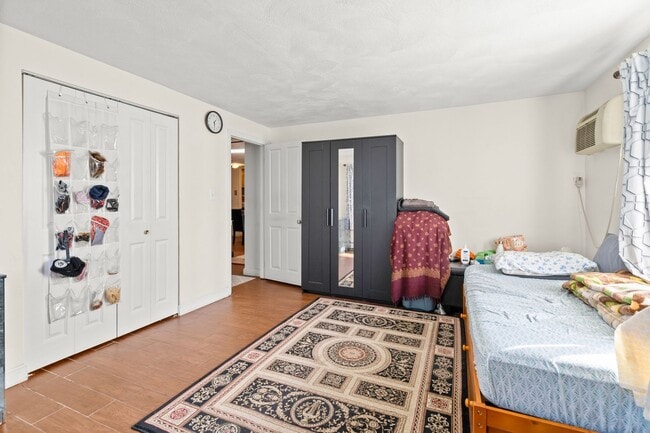 Building Photo - Minutes to Assembly Row - Highway Access - Off St. Parking - On Site Laundry - Storage - Update K...