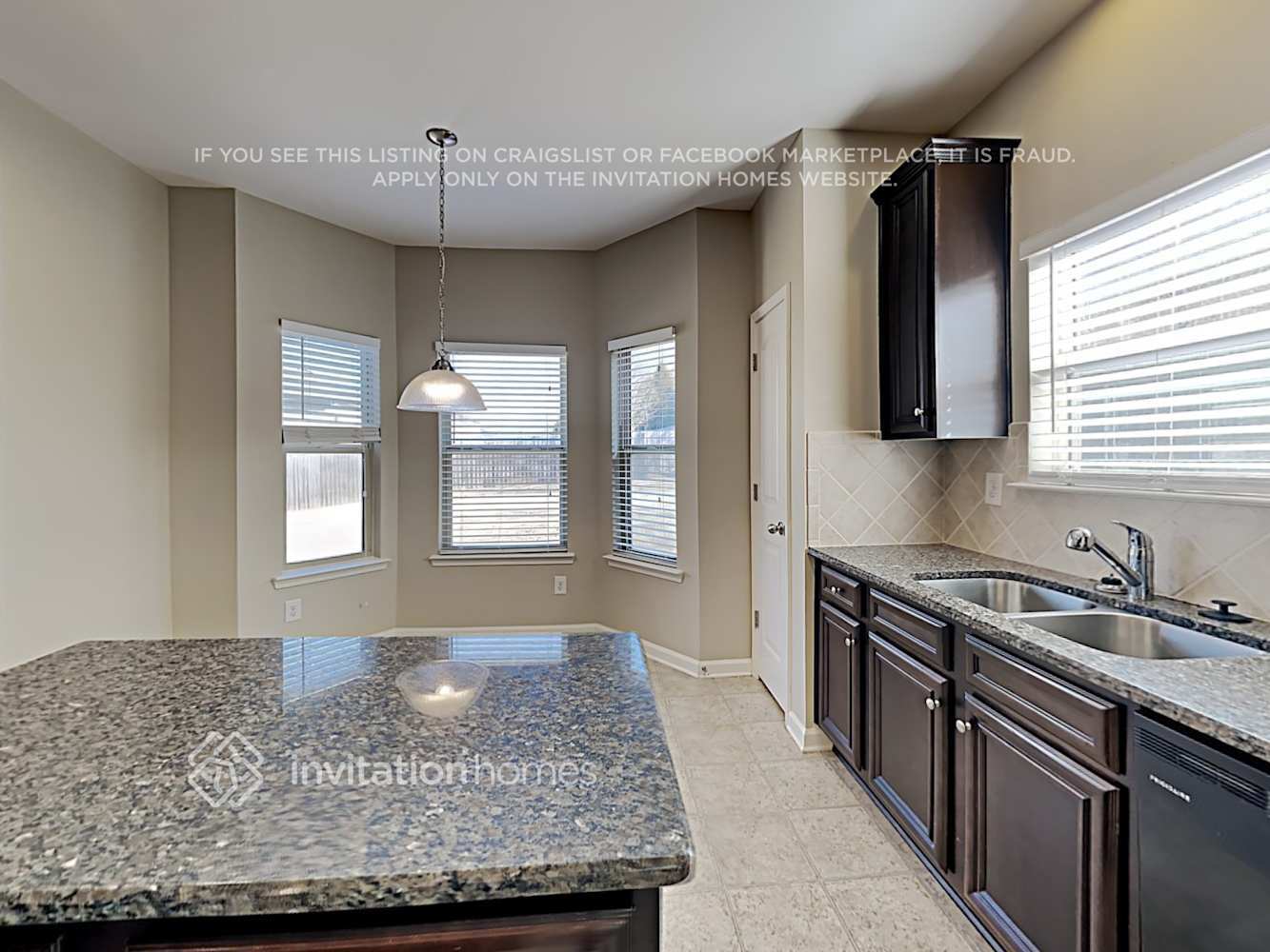 Building Photo - 4640 Baldwin Dr