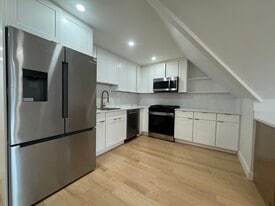 Building Photo - 12 Sewall Ave