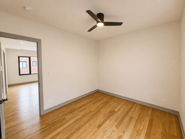 Building Photo - 1333 W Estes Ave
