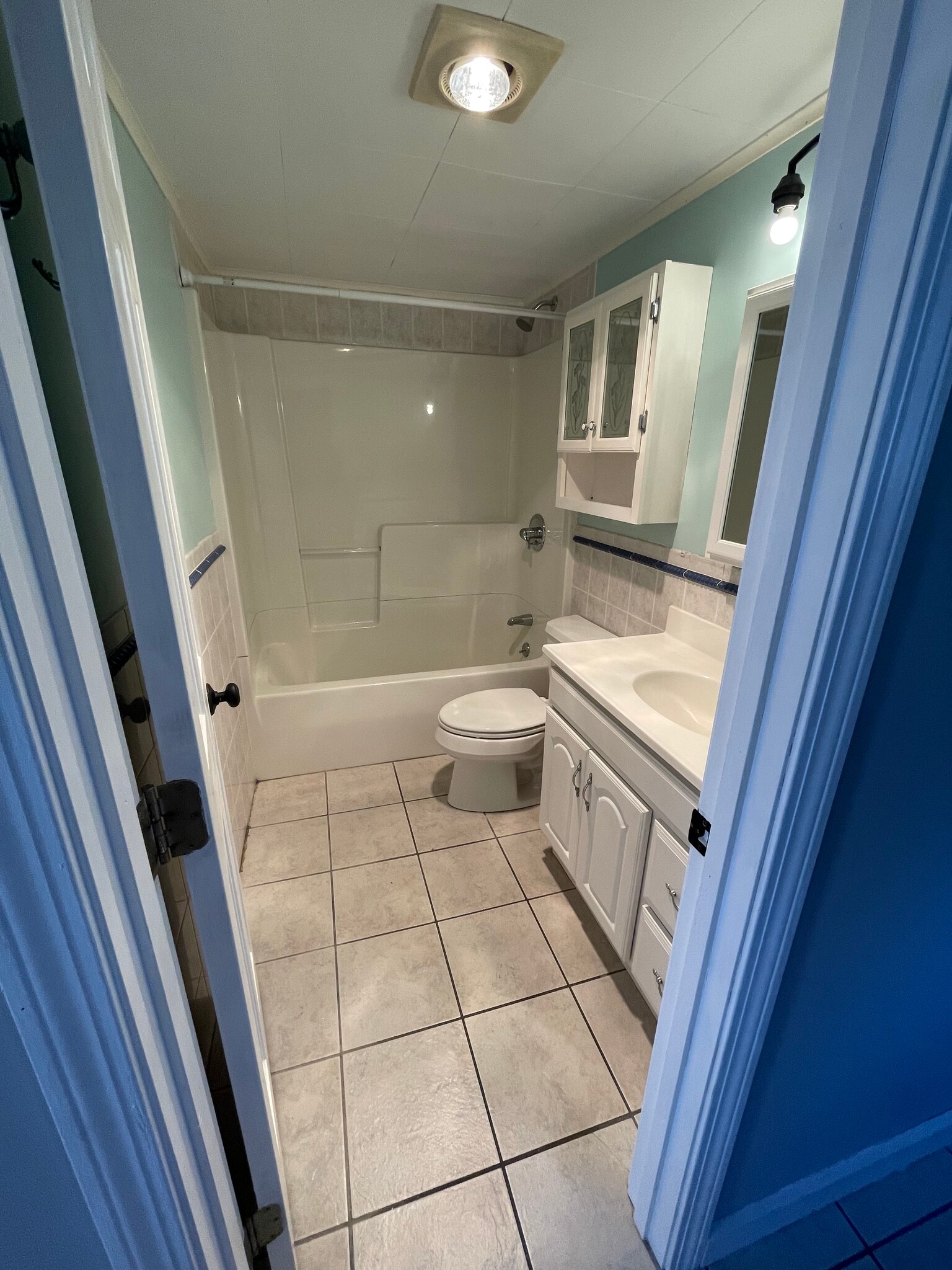 First floor bathroom - 55 Dartmouth St