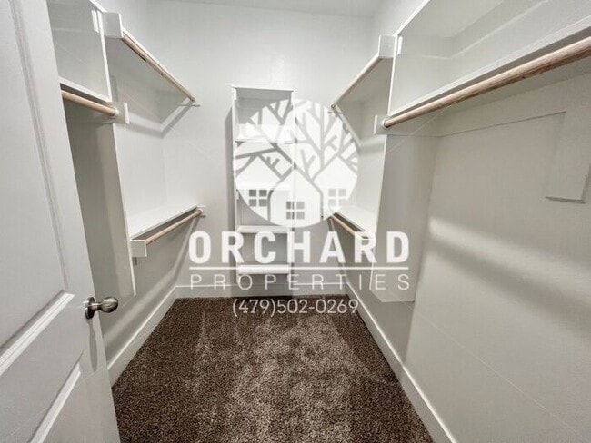 Building Photo - Garrison | Duplex in Siloam Springs!