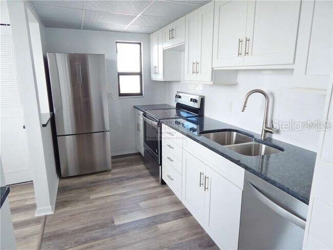 Building Photo - 300 Woodette Dr