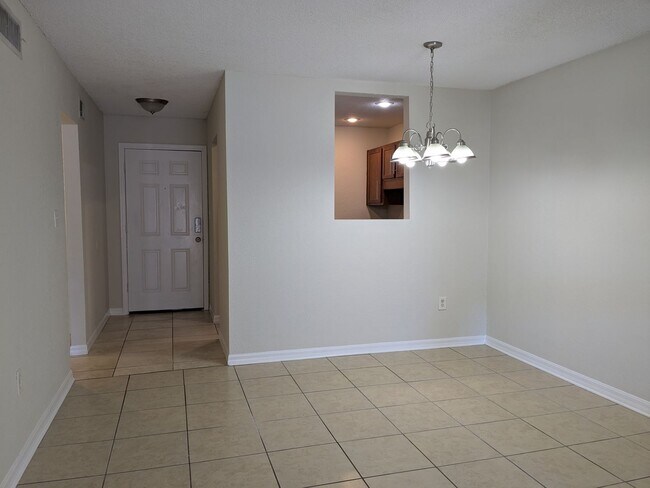 Building Photo - First Floor One Bedroom Condo in Metro at Michigan Park