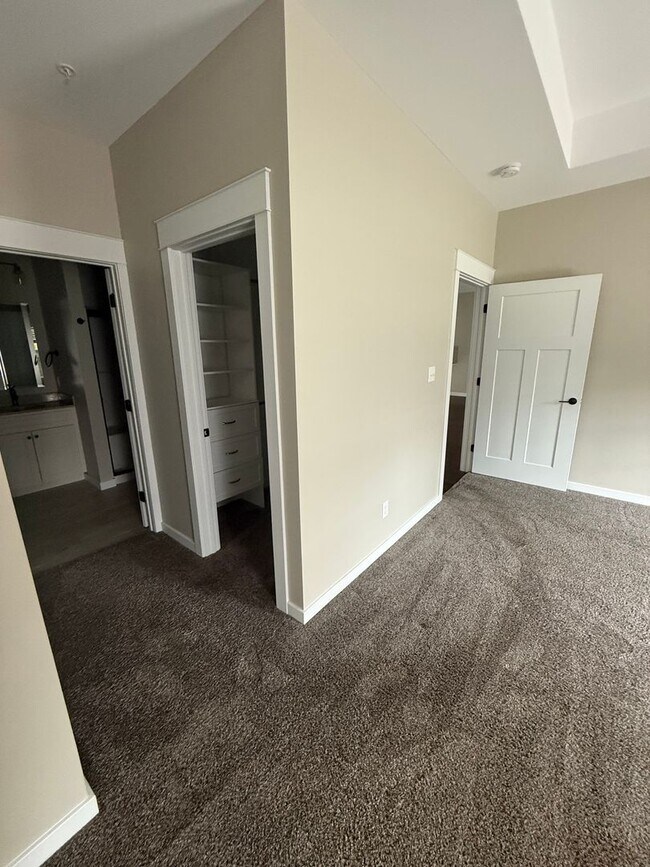 Building Photo - 3 Bedroom, 3 Bathroom - Shippensburg, PA!