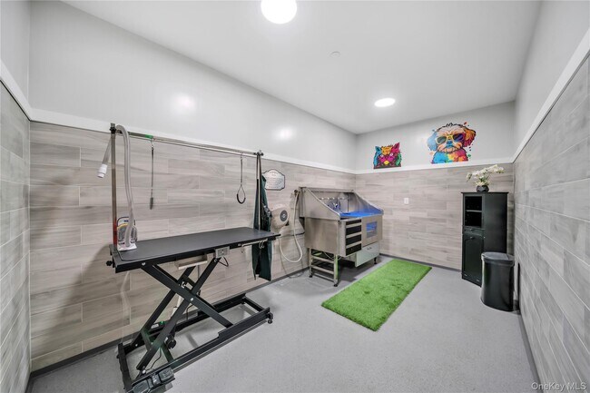 Building Photo - 101 Searing Ave