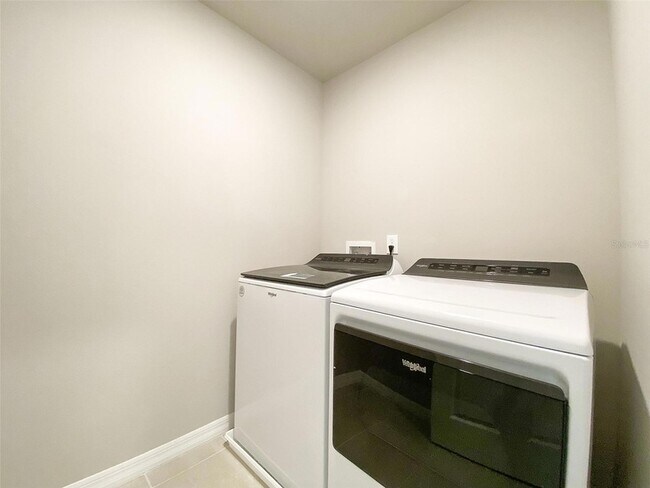 Building Photo - 773 Legacy Dr